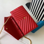 Shoulder Bag in Red