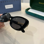 Elegant Black Cat-Eye Sunglasses